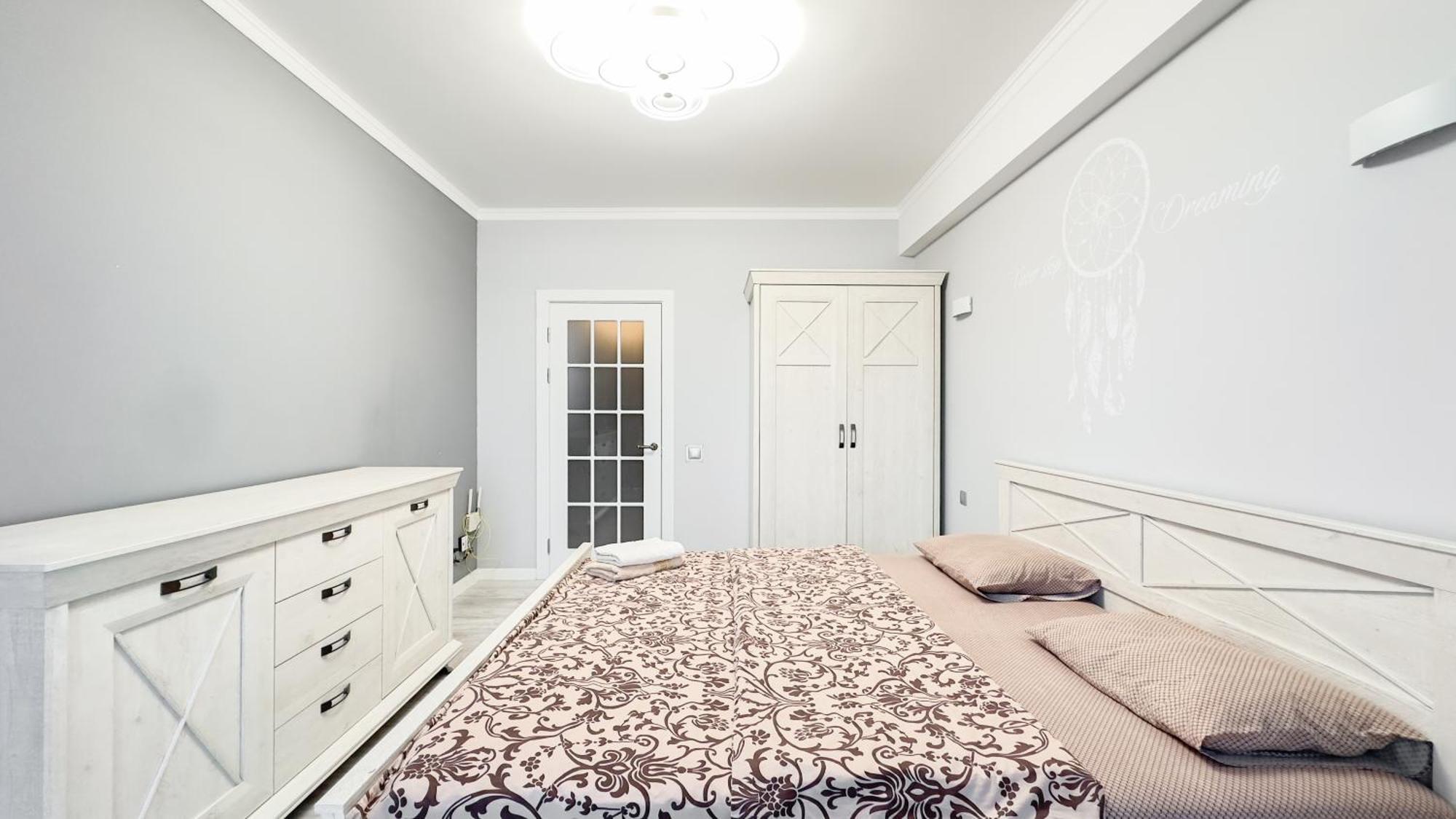 Blue Sky New Apartments In The Center 키시나우 외부 사진