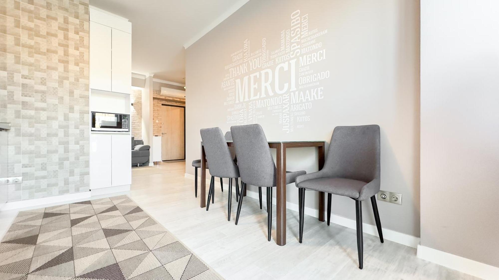 Blue Sky New Apartments In The Center 키시나우 외부 사진