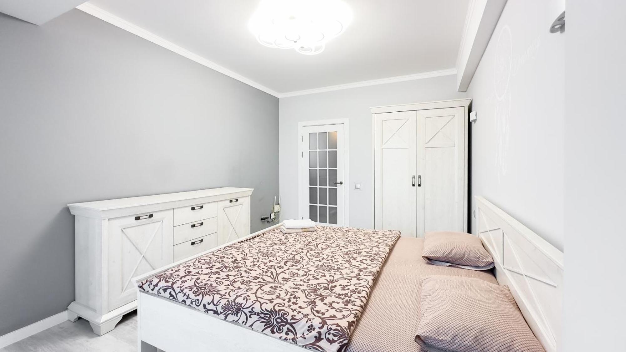 Blue Sky New Apartments In The Center 키시나우 외부 사진